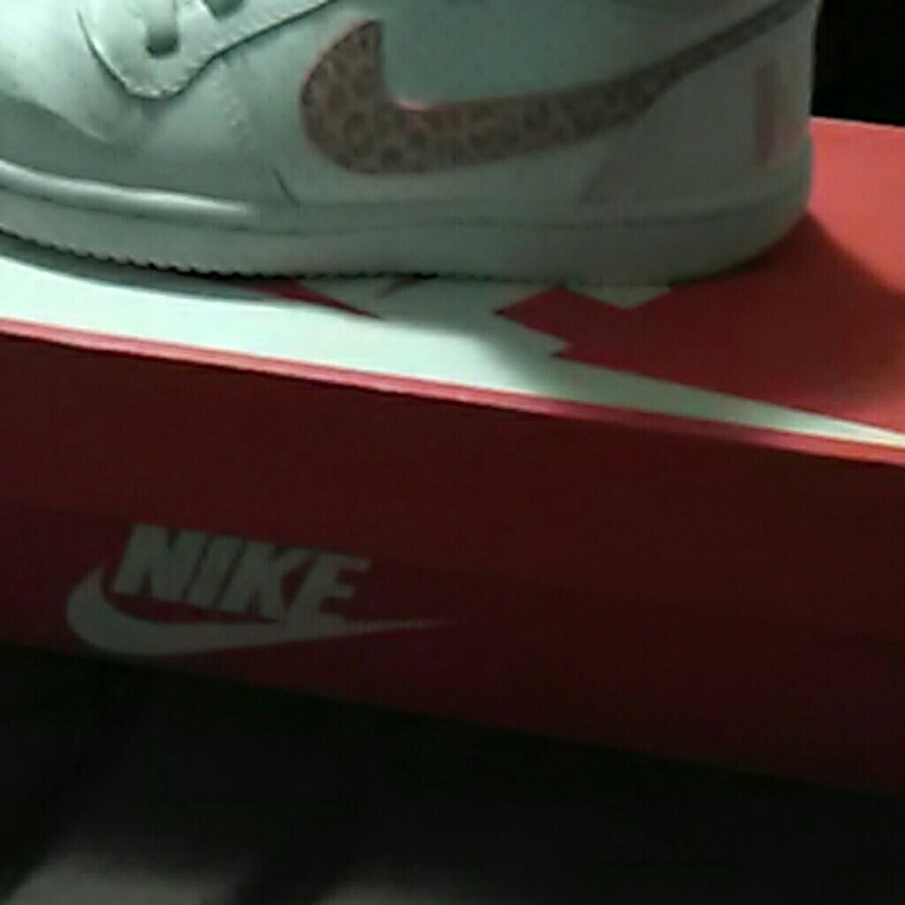 Shoes - Picture 2 of 3